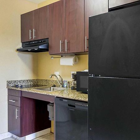 Mainstay Suites Майнот Екстериор снимка