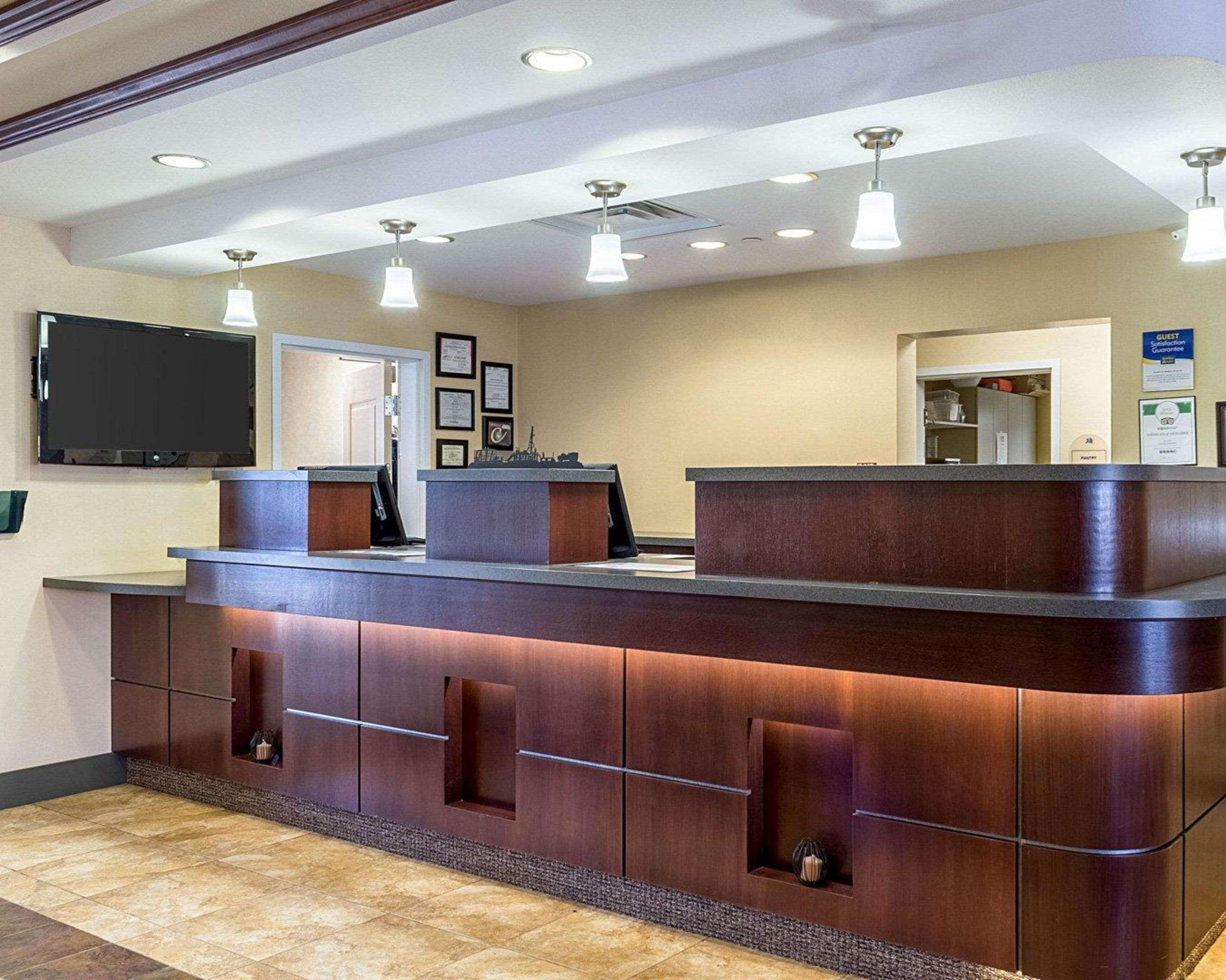 Mainstay Suites Майнот Екстериор снимка